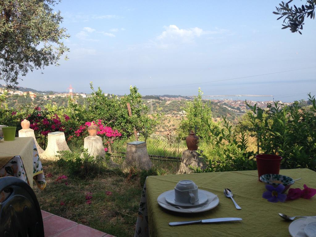 Giardino Di Sicilia Guest House Sant'Agata di Militello Luaran gambar